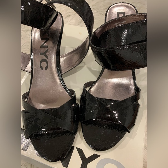 DKNYC Eleonor sandals - Picture 1 of 4